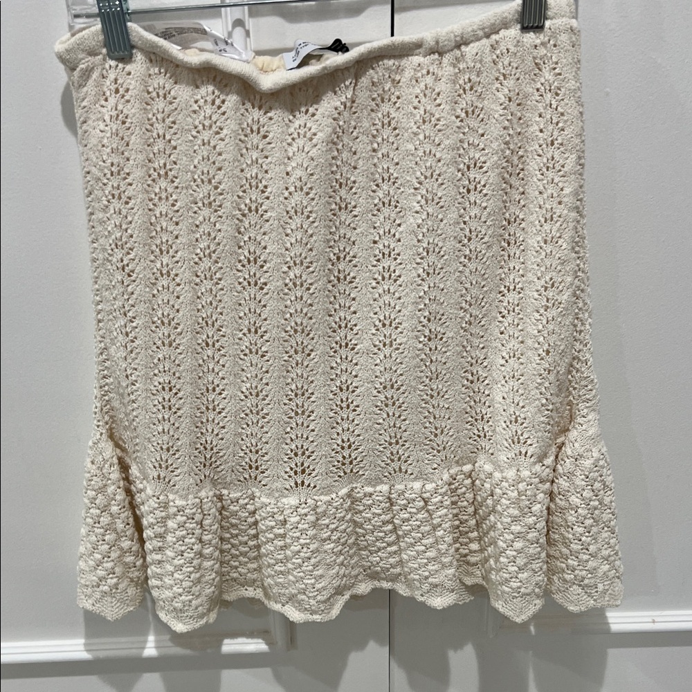 Elegant Cream Knit Skirt - Picture 9 of 9